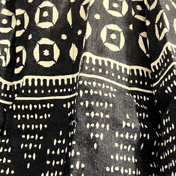 Sale Forever 21 Women's Skirt Size 28/S Black White Lined Pleated Skirt - Picture 4 of 14